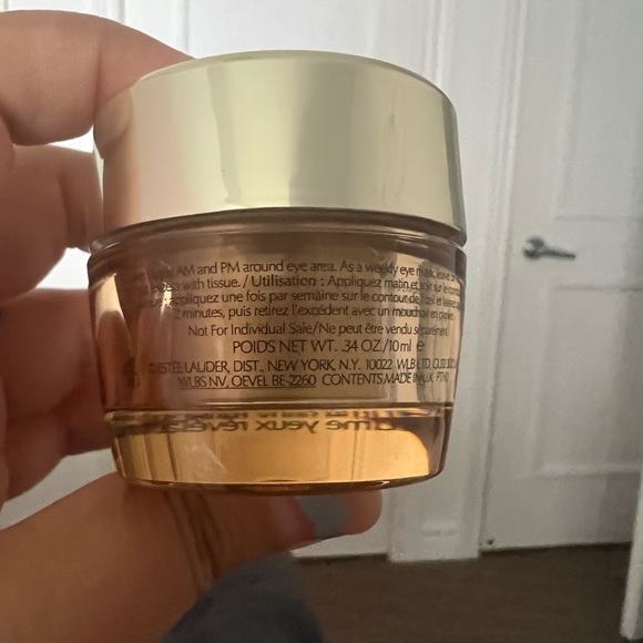 Estée Lauder Revitalising Supreme+ Youth Power Eye Balm - Picture 2 of 4